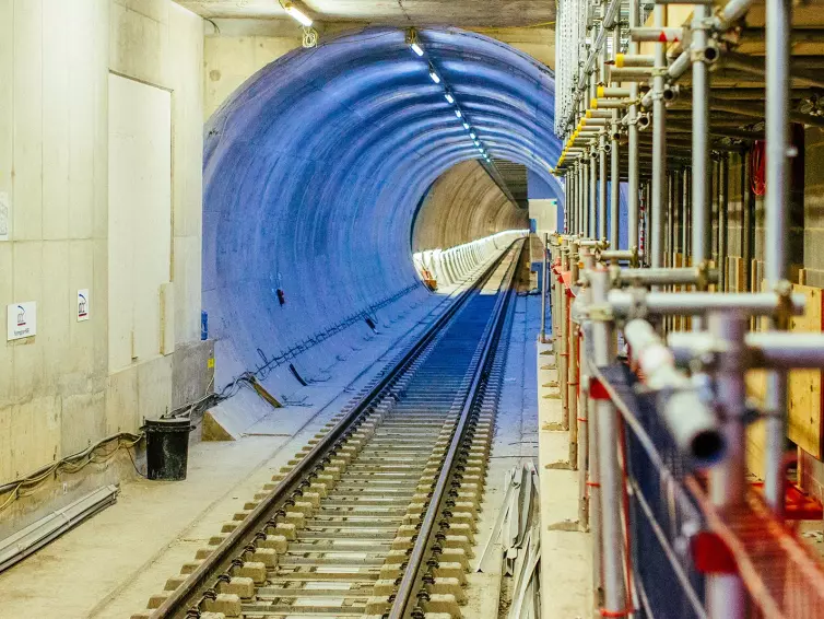 Crossrail 的隧道施工。