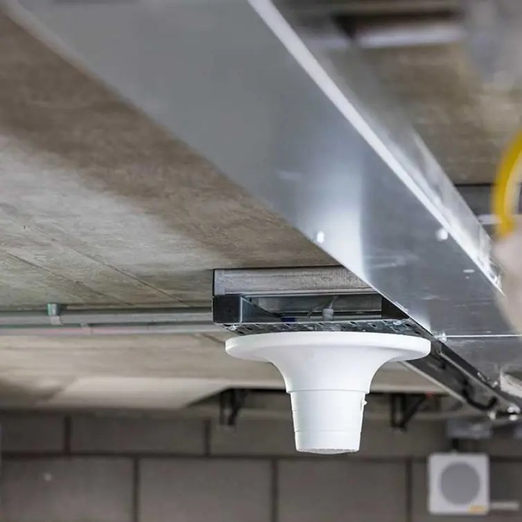 火车站的供暖和通风设备。