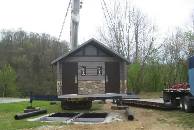 Installation de toilettes à double voûte.
