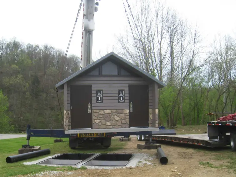 Installation de toilettes à double voûte.