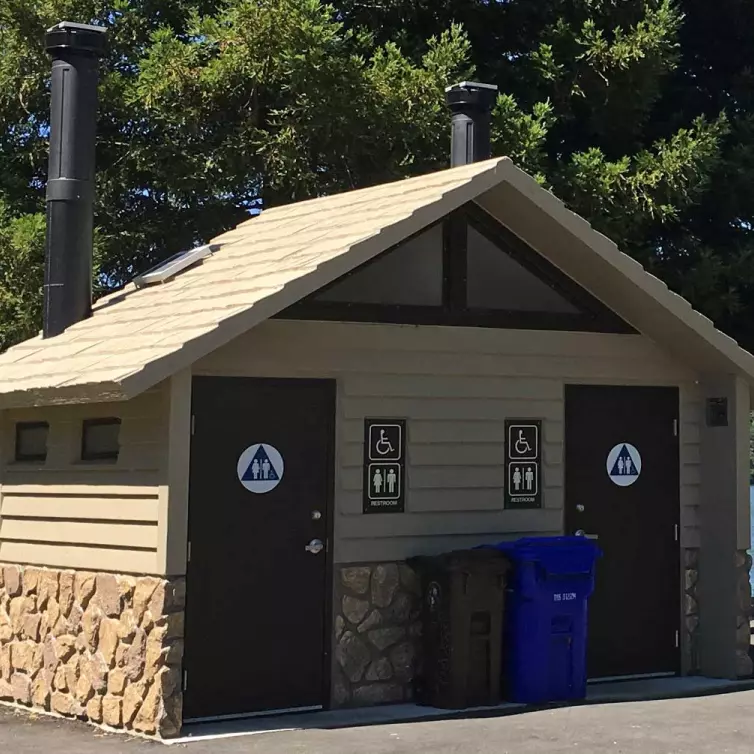 Rocky Mountain, toilettes à double voûte, toilettes sans eau par CXT.