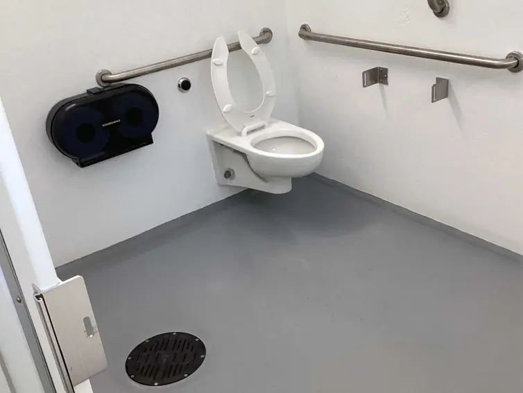 Intérieur des toilettes Taos.