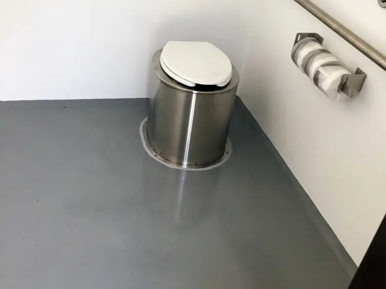 Tioga interior with stainless steel riser.
