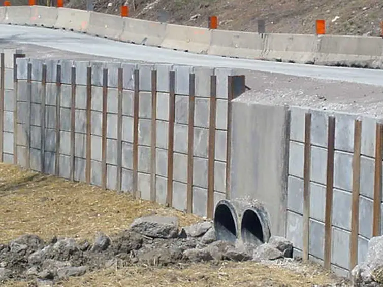 Muro de contención de hormigón prefabricado CXT Virginia Occidental.